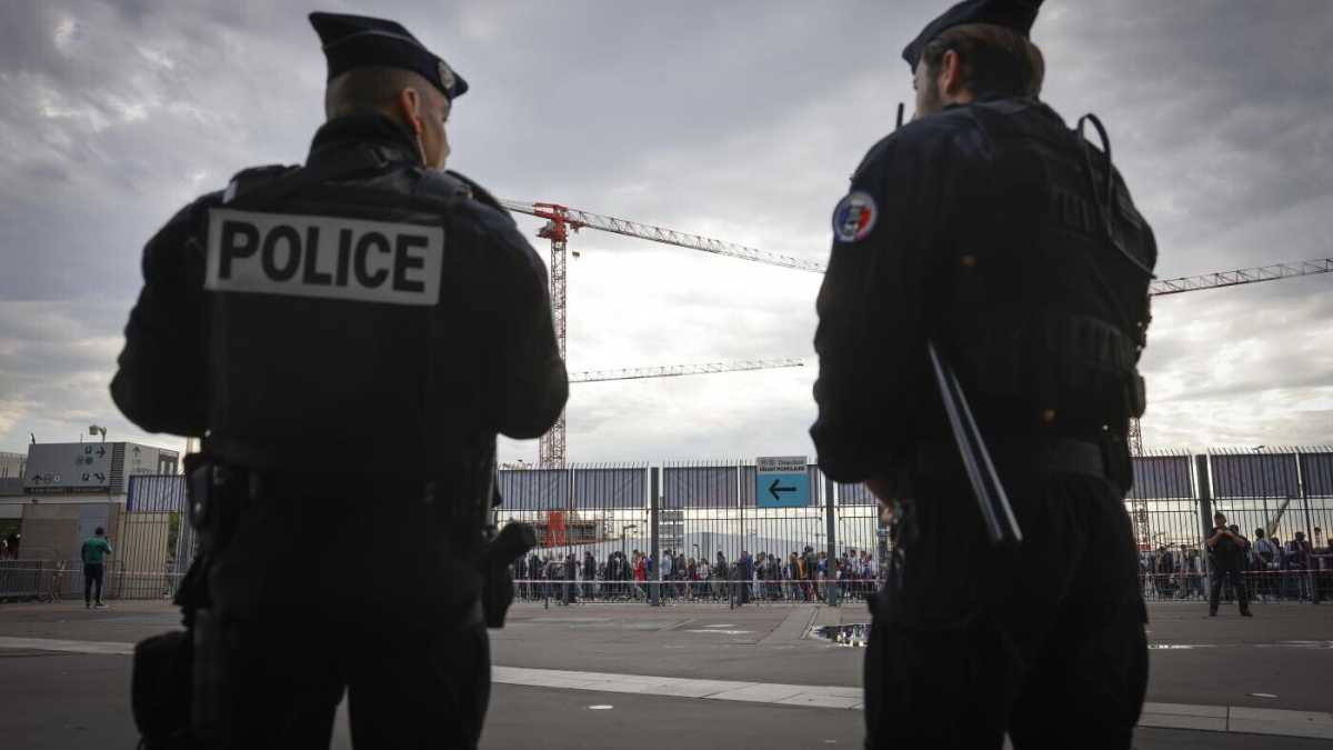 Immagine di Le violenze allo Stade de France  sono il sintomo di una società spaccata