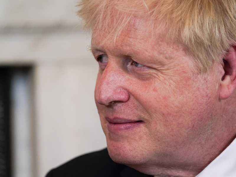Johnson si salva dalla sfiducia ma la tregua con i suoi è fragile