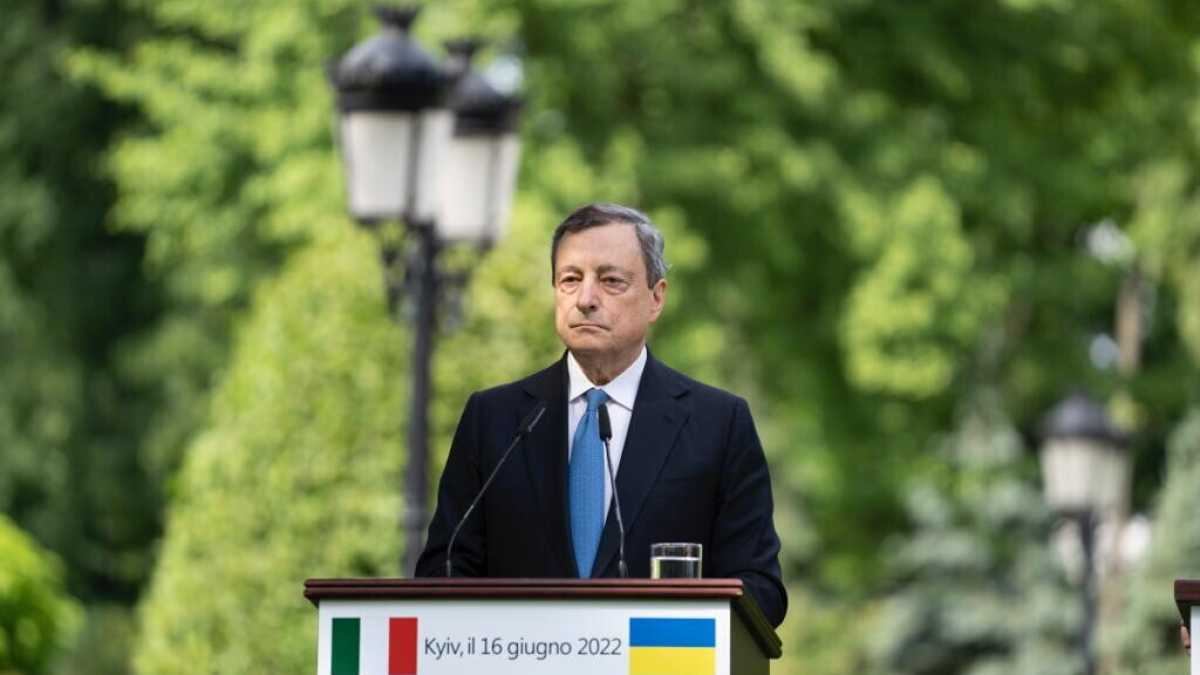 Immagine di Draghi in Ucraina, tra i riders di Kyiv e l’orrore di Irpin