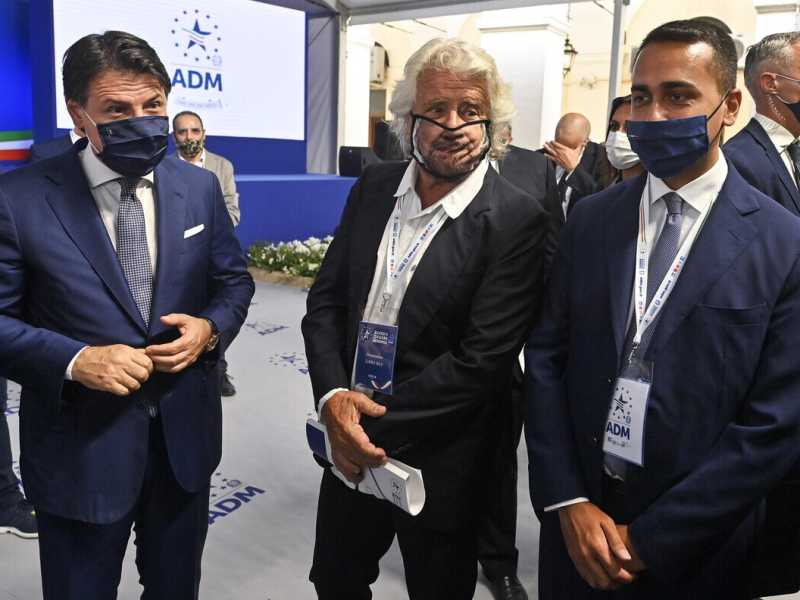 Armi all'Ucraina, è stallo. Conte convoca i big. E Grillo attacca Di Maio