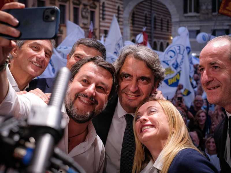 Domenica di ballottaggi, tra centrodestra in crisi e scissione del M5s