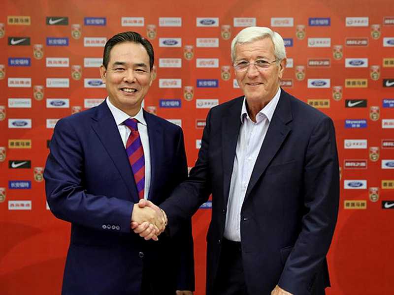 Marcello Lippi, alla presentazione da ct della nazionale di calcio cinese. Ottobre 2016 (Ansa) <br />