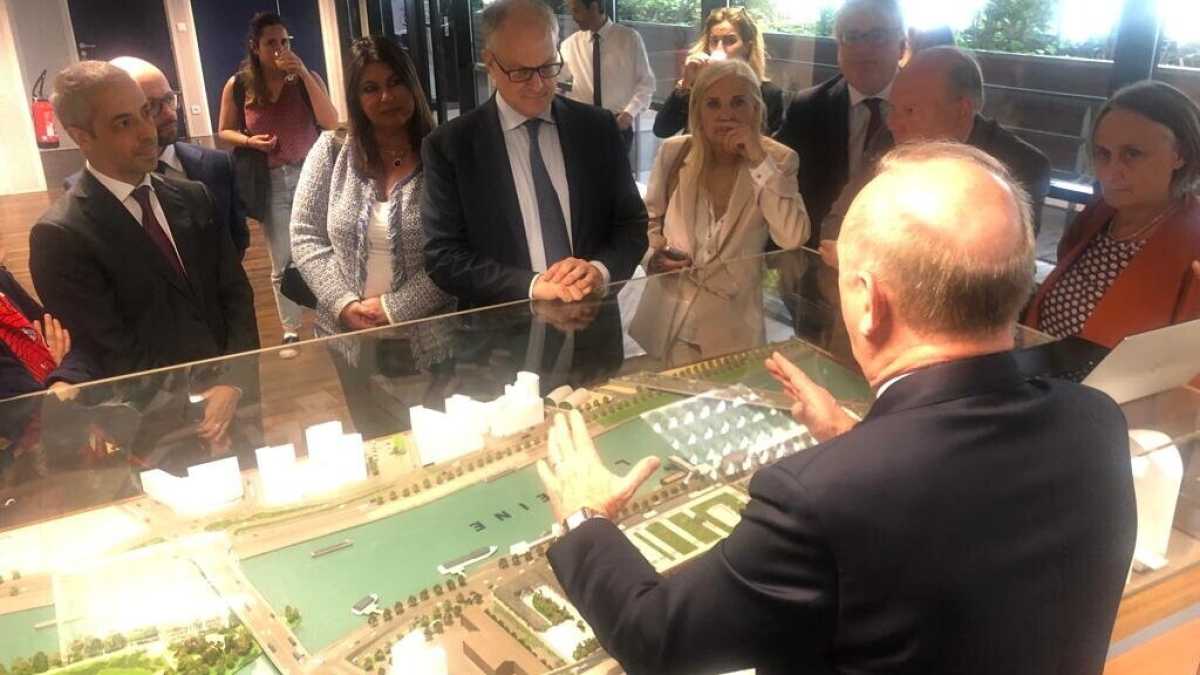 Immagine di Gualtieri visita il termovalizzatore-gioiello di Parigi