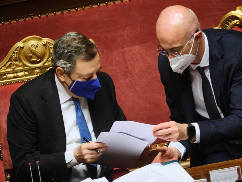 Mario Draghi e Federico D'Inc&agrave; (LaPresse)