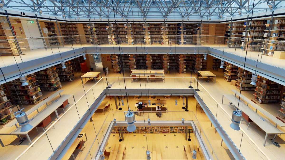Immagine di Leggere nella casa di vetro. Una nuova biblioteca per la città