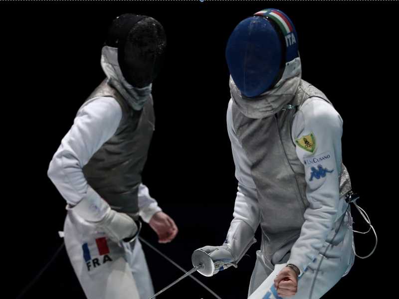  Daniele Garozzo nella finale del fioretto a squadre, durante i campionati europei di scherma 2022 di Adalia, in Turchia (foto di Ansa)