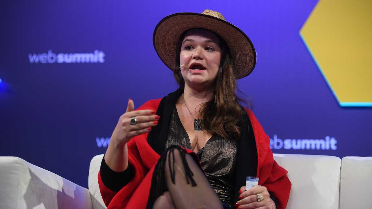 Immagine di La nuova vita di Brittany Kaiser, da Trump ai milioni crypto per Kyiv