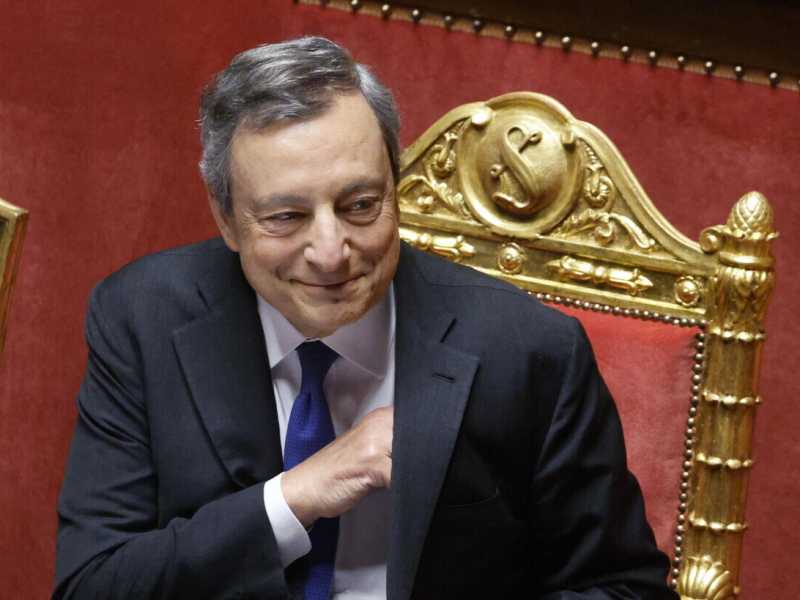 Draghi dice sì a un governo senza M5s. Ma i "ministeri chiave" non si toccano