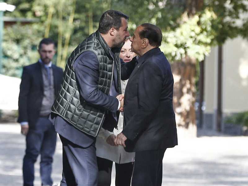 L'algebra di Salvini e Cav. per fermare Meloni. Lei non ci sta: "O regole chiare o per la mia strada"