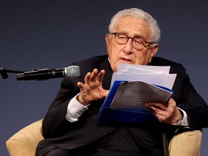 &nbsp;Henry Kissinger durante un discorso pubblico a Berlino nel 2020 (Getty Images)