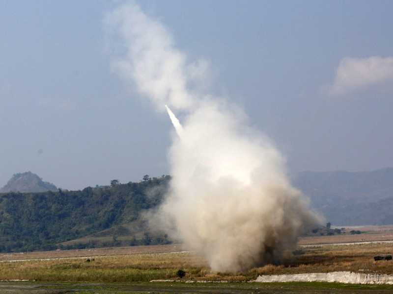 Il lanciarazzi Himars in azione durante un esercitazione (Ansa)