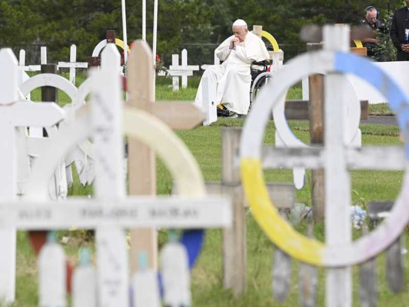 Papa Francesco in Canada, incontro con comunità indigene a Maskwacis (LaPresse)<br />