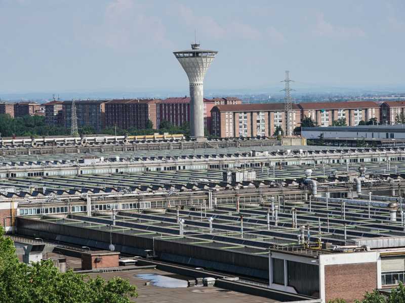 La fabbrica ex Fiat di Mirafiori (foto Ansa)