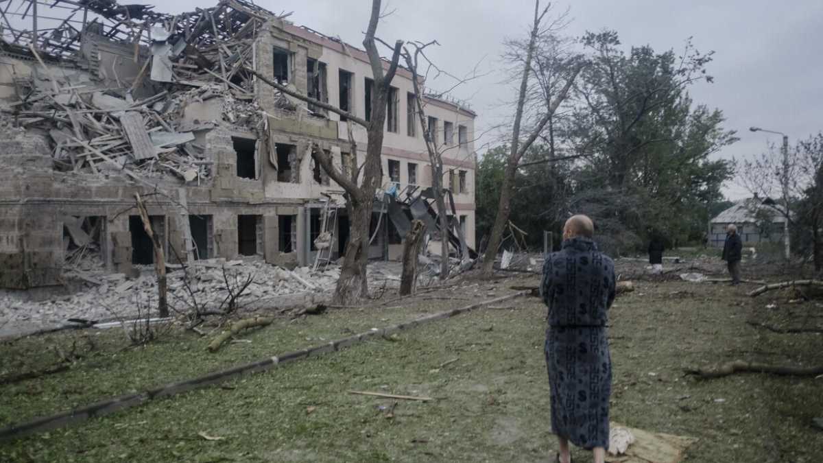 Immagine di Le ultime evacuazioni dal Donbas, con i minuti contati tra un’esplosione e l’altra