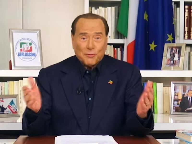 Il Cav. annuncia che si candiderà al Senato