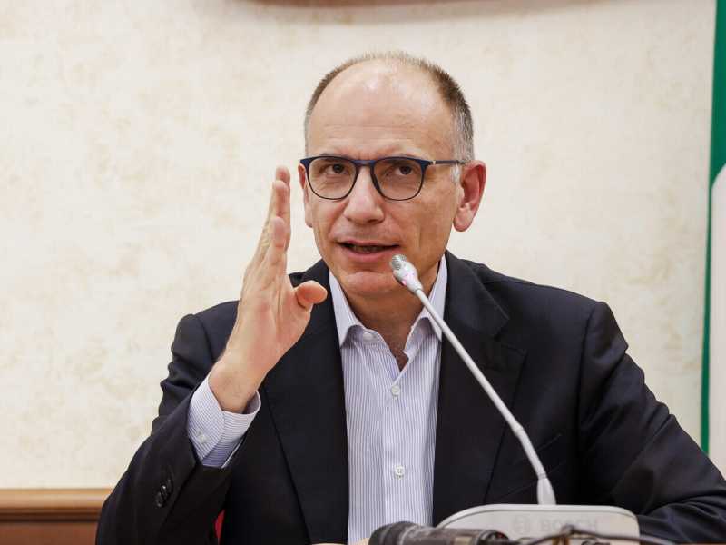 A pranzo andavamo all'Arel: Letta assediato dai candidati in cerca di un seggio sicuro