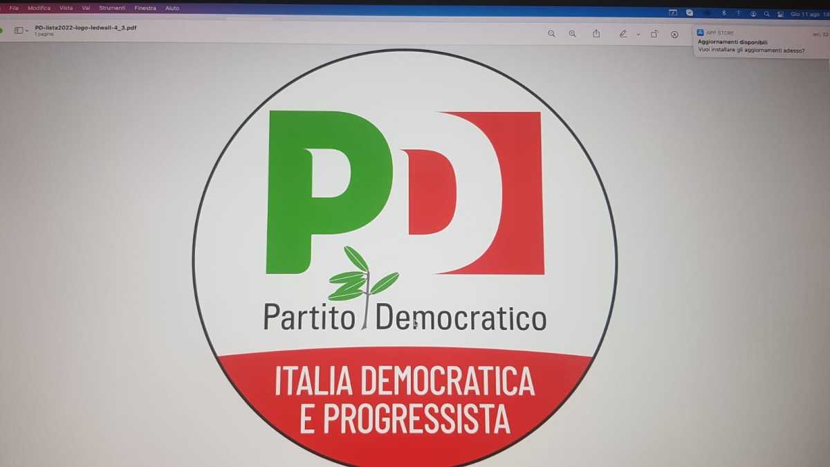 Immagine di Ecco il nuovo simbolo del Pd. Letta: "Gireremo l'Italia con un minibus elettrico"