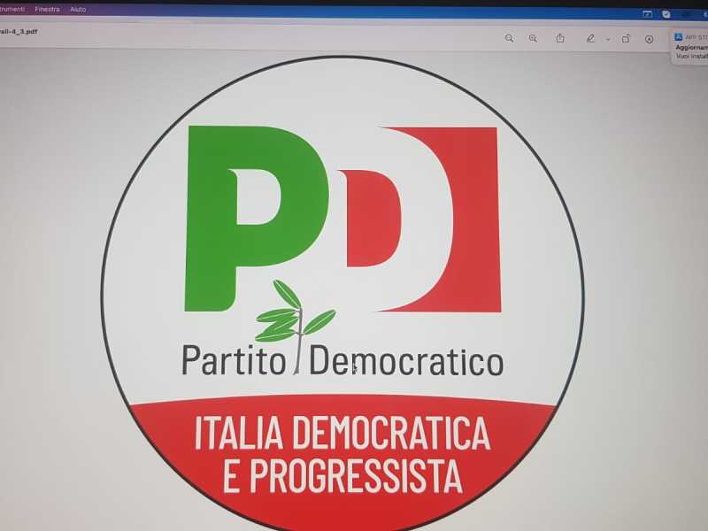 Ecco il nuovo simbolo del Pd. Letta: "Gireremo l'Italia con un minibus elettrico"