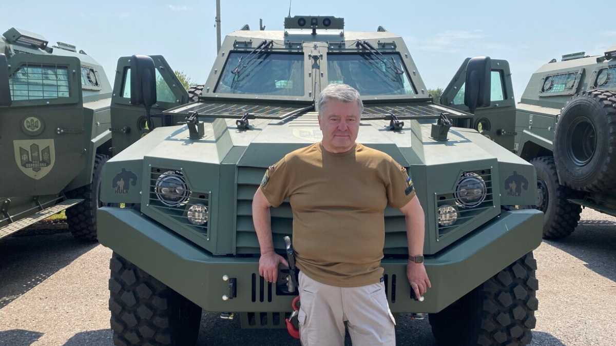 Immagine di Viaggio in Donbas con Petro Poroshenko