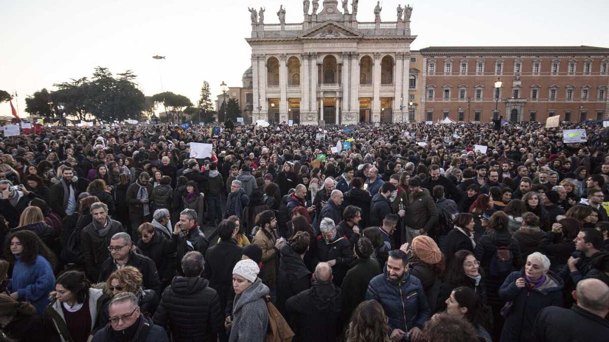 Immagine di La politica e la folla: leadership o followship? Di solito la prima