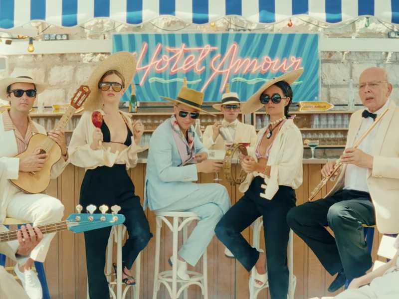 Alla fine dell’estate, ecco la canzone (e il video) dell’estate