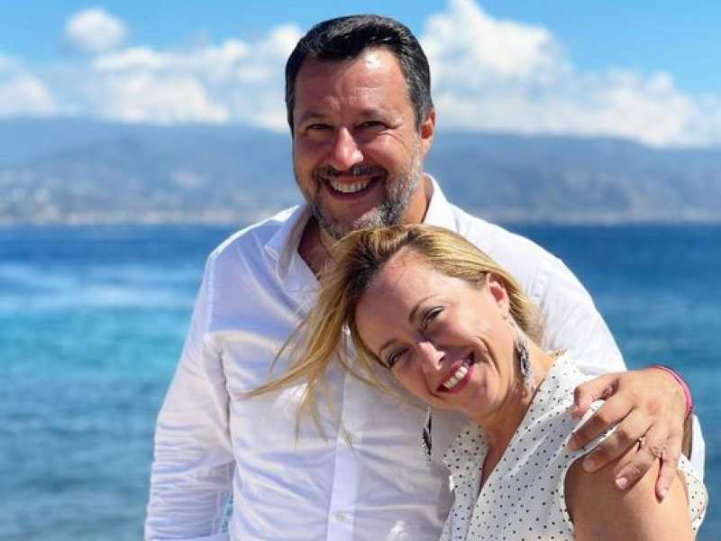 Salvini pubblica su tutti i social la foto con Meloni, ma lei non la condivide