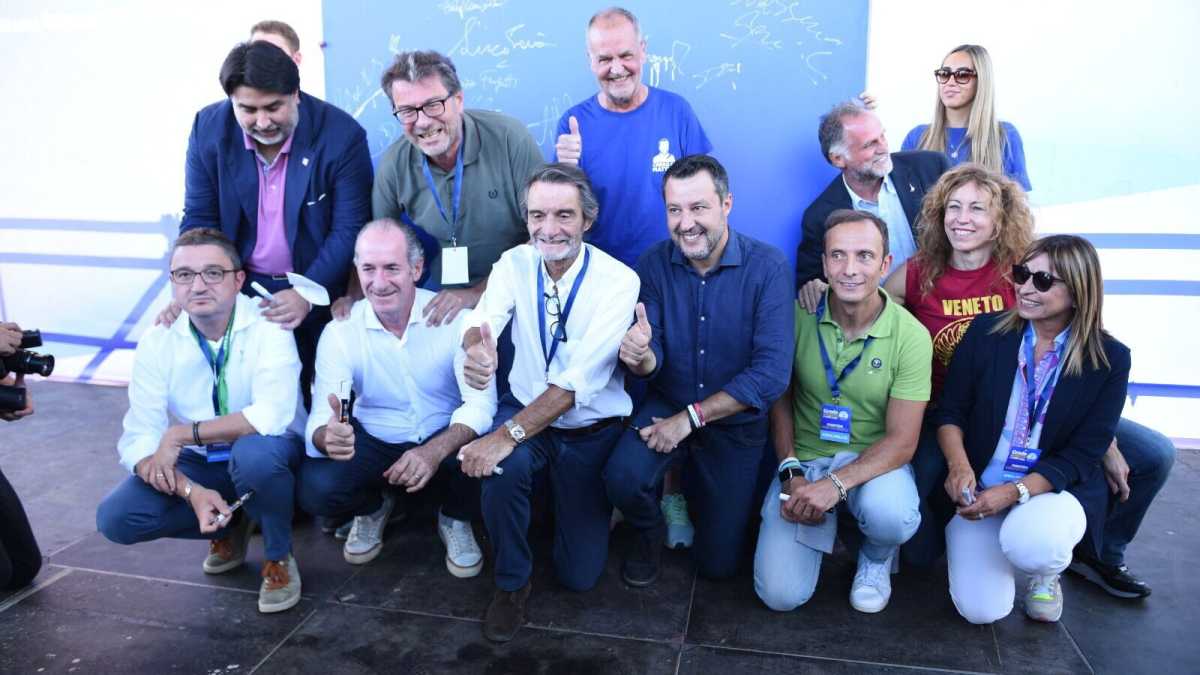 Immagine di Zaia, Fedriga e Giorgetti si dimenticano di citare Salvini dal palco di Pontida