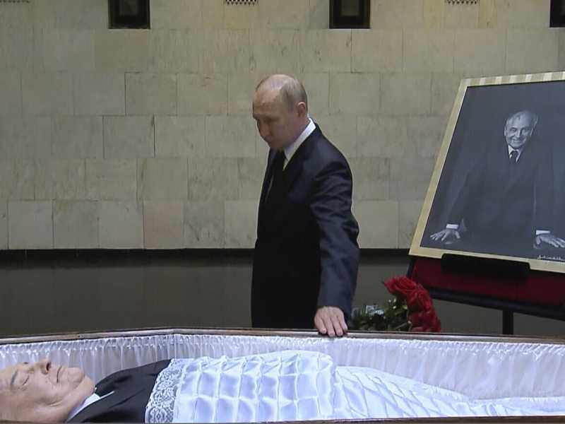 I funerali di guerra di Gorbaciov