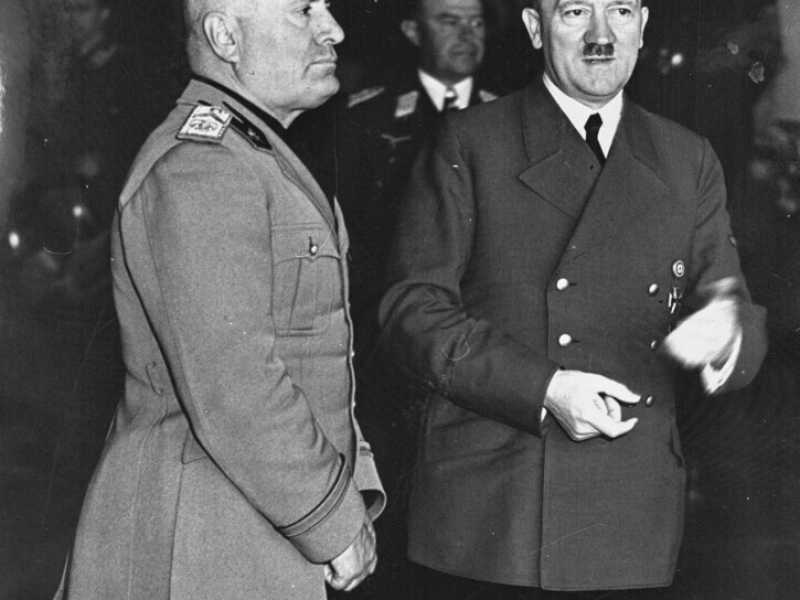 Adolf Hitler e Benito Mussolini nel 1942 (Olycom)