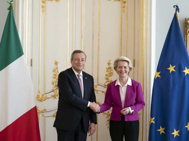 Draghi attacca von der Leyen: Ursula, sei in ritardo