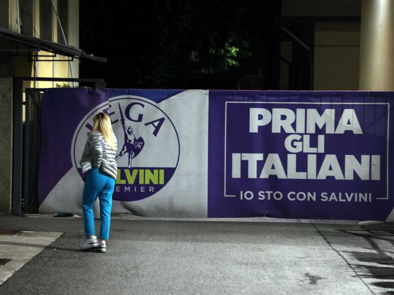 Una notte con Salvini a Saronno, tra la base stordita: "Non lascerò mai la guida della Lega"