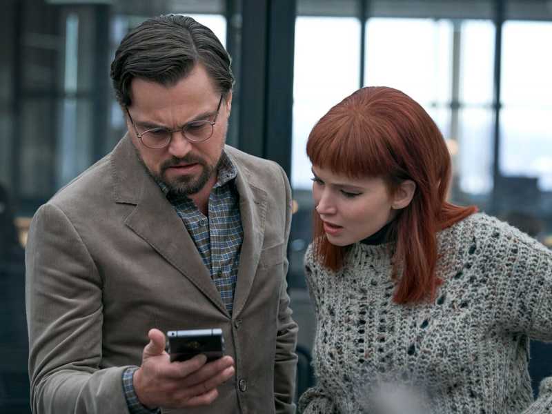 Leonardo DiCaprio e Jennifer Lawrence in una scena di Don't Look Up <br />