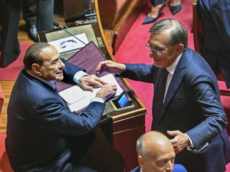 La scelta di La Russa e Fontana dimostra che la destra è ostaggio dell’ambiguità