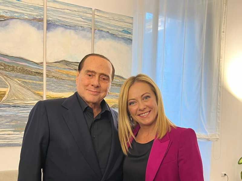 Meloni e Berlusconi: il passaggio di testimone