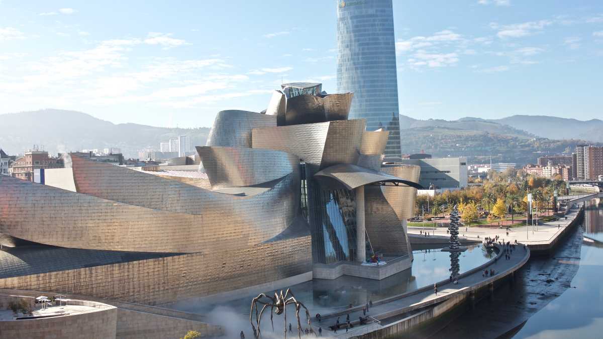 Immagine di I 25 anni del Guggenheim di Bilbao e gli omaggi a Roma