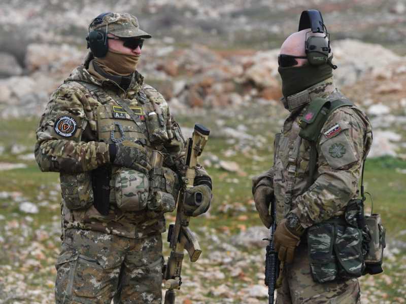 Contractor russi addestrano le forze siriane di Bashar al Assad in Siria 