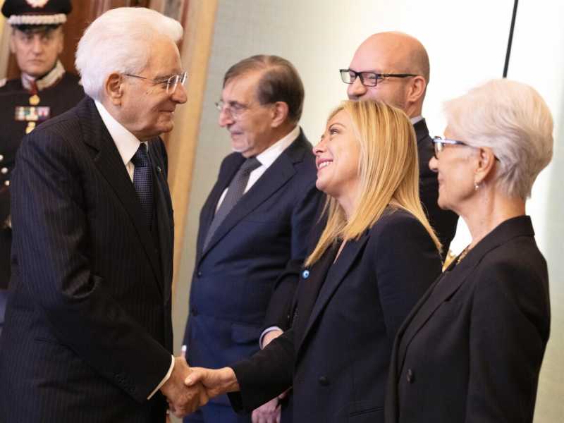 Meloni marcia su Bruxelles: giovedì il debutto Ue. Pnrr e Immigrazione, primi scogli
