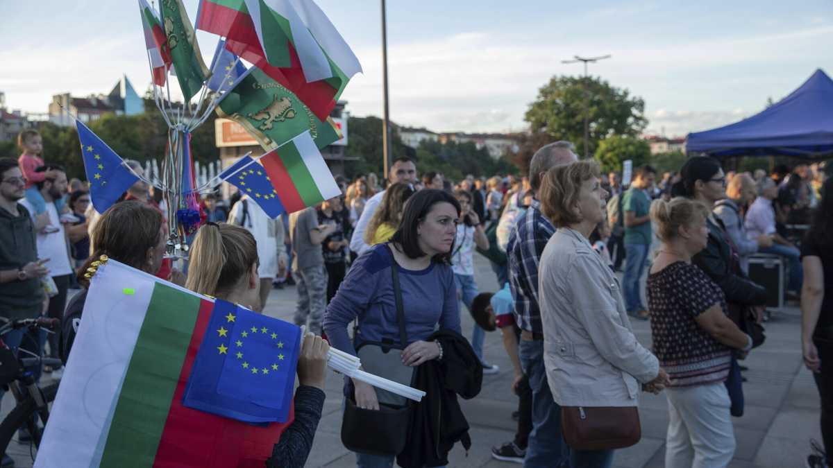 Immagine di La Bulgaria, nonostante le divisioni interne, vota per l’invio di armi all’Ucraina