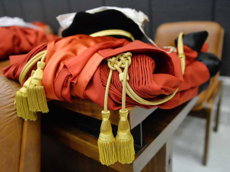 Le toghe rosse dichiarano guerra al governo su rave e migranti