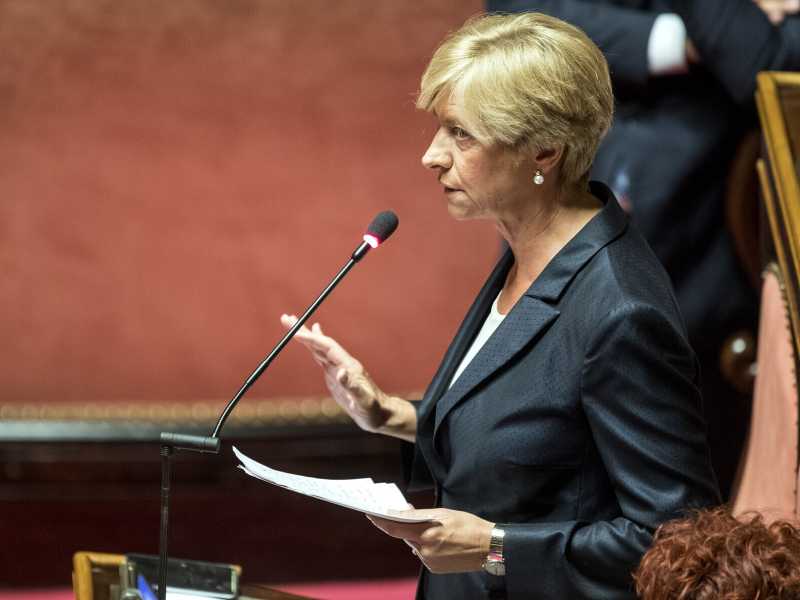 "La candidatura di Moratti va valutata. In Lombardia rischiamo di perdere". Parla Roberta Pinotti