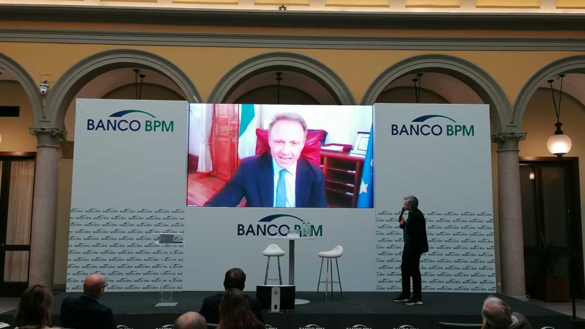 Immagine di Una strategia per l'agroalimentare, contro concorrenza sleale e vincoli Ue. Parla Lollobrigida