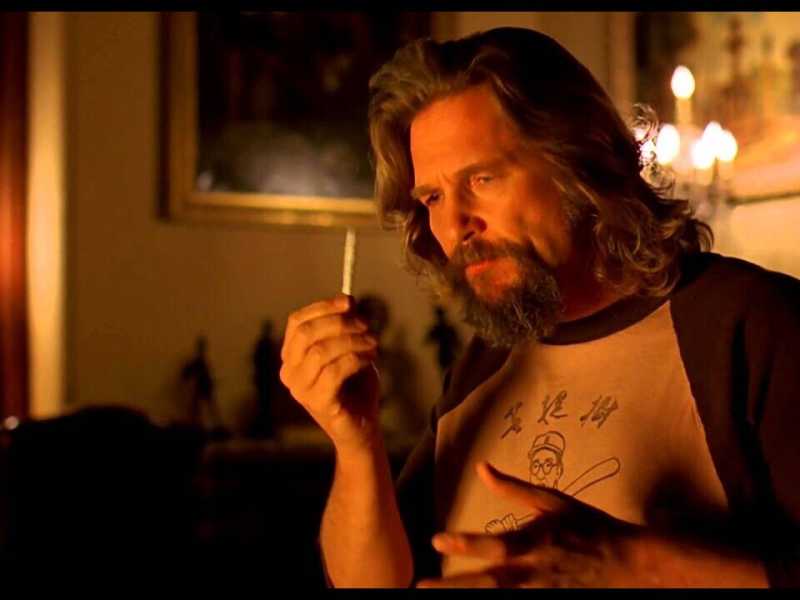 Jeff Bridges in una scena di Il grande Lebowski, film del 1998 diretto da Joel ed Ethan Coen<br />