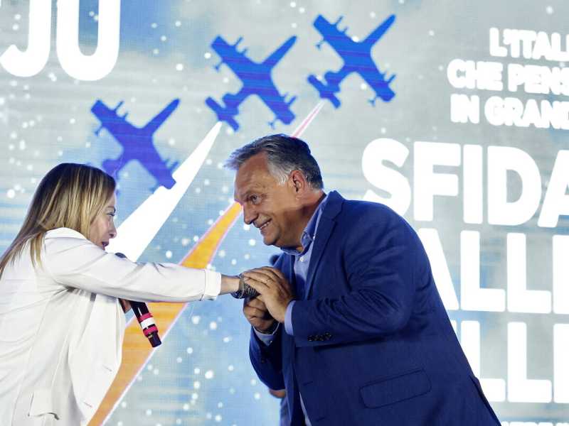 Giorgia Meloni e Viktor Orban ad Atreju nel 2019 (Foto Vincenzo Livieri) <br />