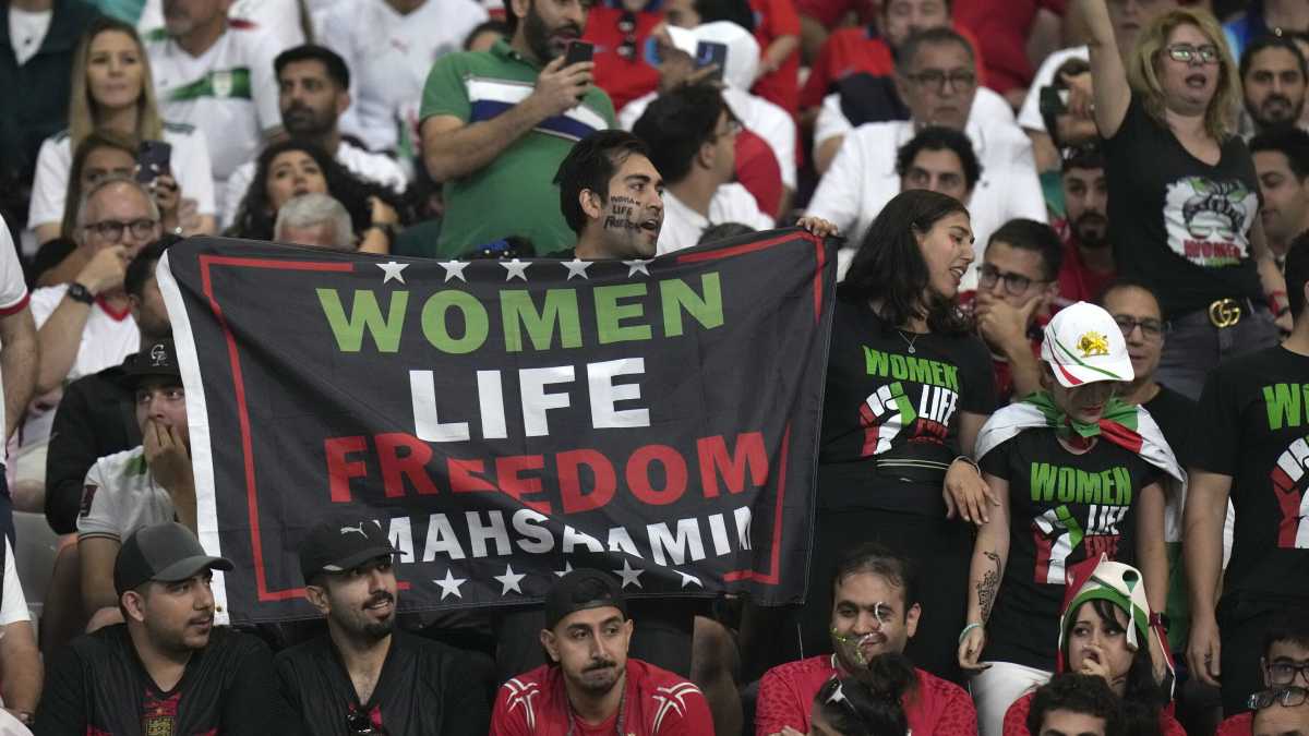 Dalla parte della Nazionale di calcio iraniana, contro il regime