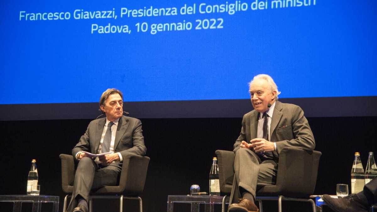 Immagine di La recessione può essere evitata. Chiacchiere con Giavazzi