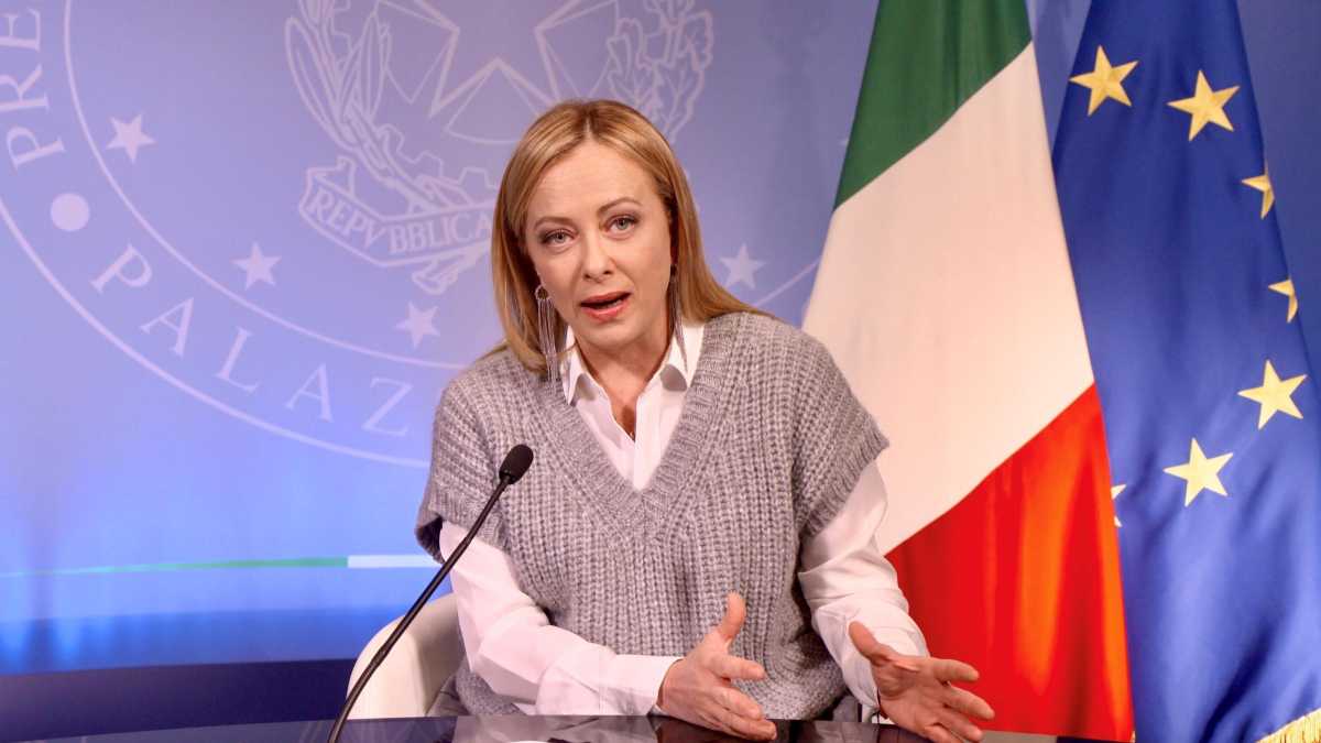 Immagine di Meloni alle imprese: "Il governo ha la porta aperta", Bonomi ribatte: “Serietà sul cuneo fiscale”