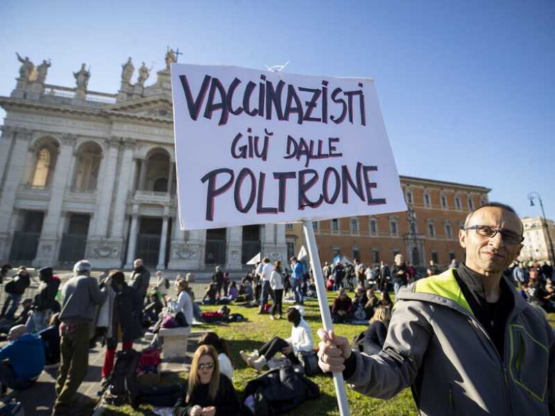 Arrivano le multe ai No vax. Ma la riscossione è un'incognita