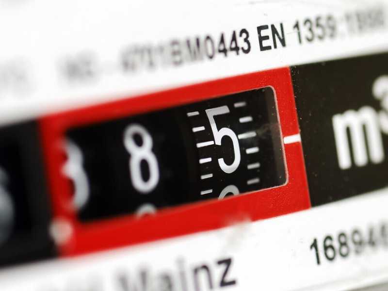 Un contatore del gas a Berlino, Germania, 24 novembre 2022 (EPA/HANNIBAL HANSCHKE)&nbsp;<br />