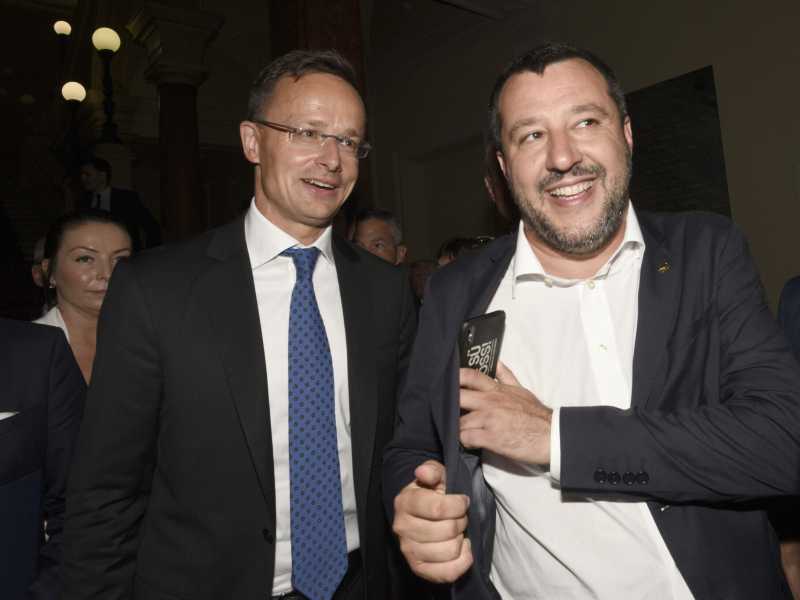 Il ministro degli Esteri ungherese P&eacute;ter Szijj&aacute;rt&oacute; e Matteo Salvini, a Trieste nel 2019 (LaPresse)&nbsp;<br />