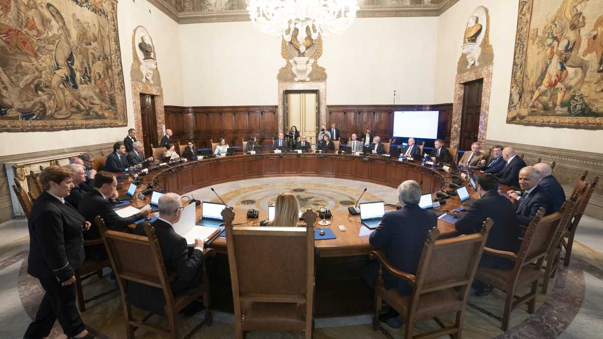 Immagine di Salvini fa il premier per 90 minuti. Ma sulla Manovra è ancora impasse